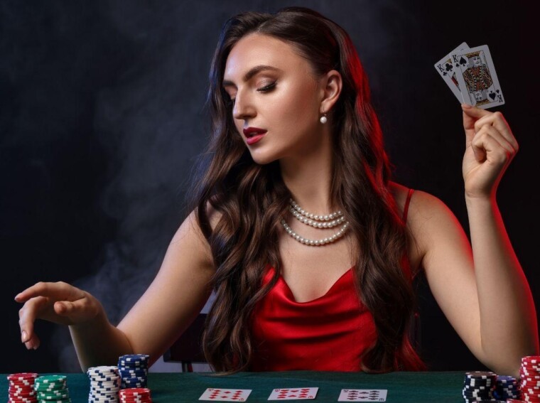 live casino gaming, online live casino, live casino popular, live dealer games, live casino platforms, immersive casino experience, global live casino, best live casino sites, live casino trends, live casino entertainment
